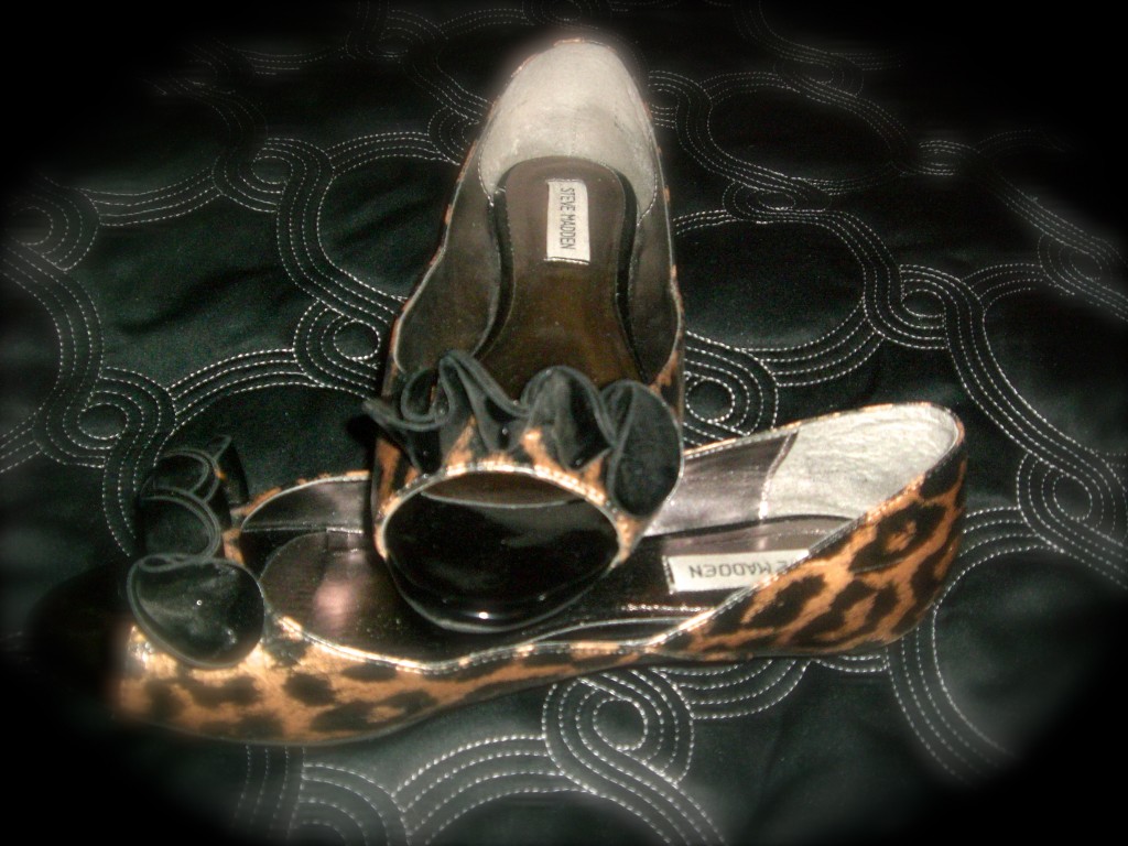 Steve Madden open toe leopard shoe with cute ruffle detail