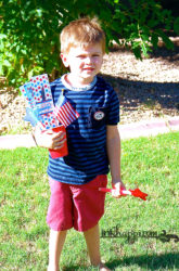 4th of July party favors with printable sparkler and glow stick holders